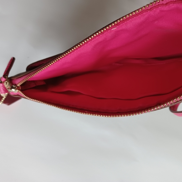 EUC Coach wristlet in signature coated canvas - Picture 4 of 6